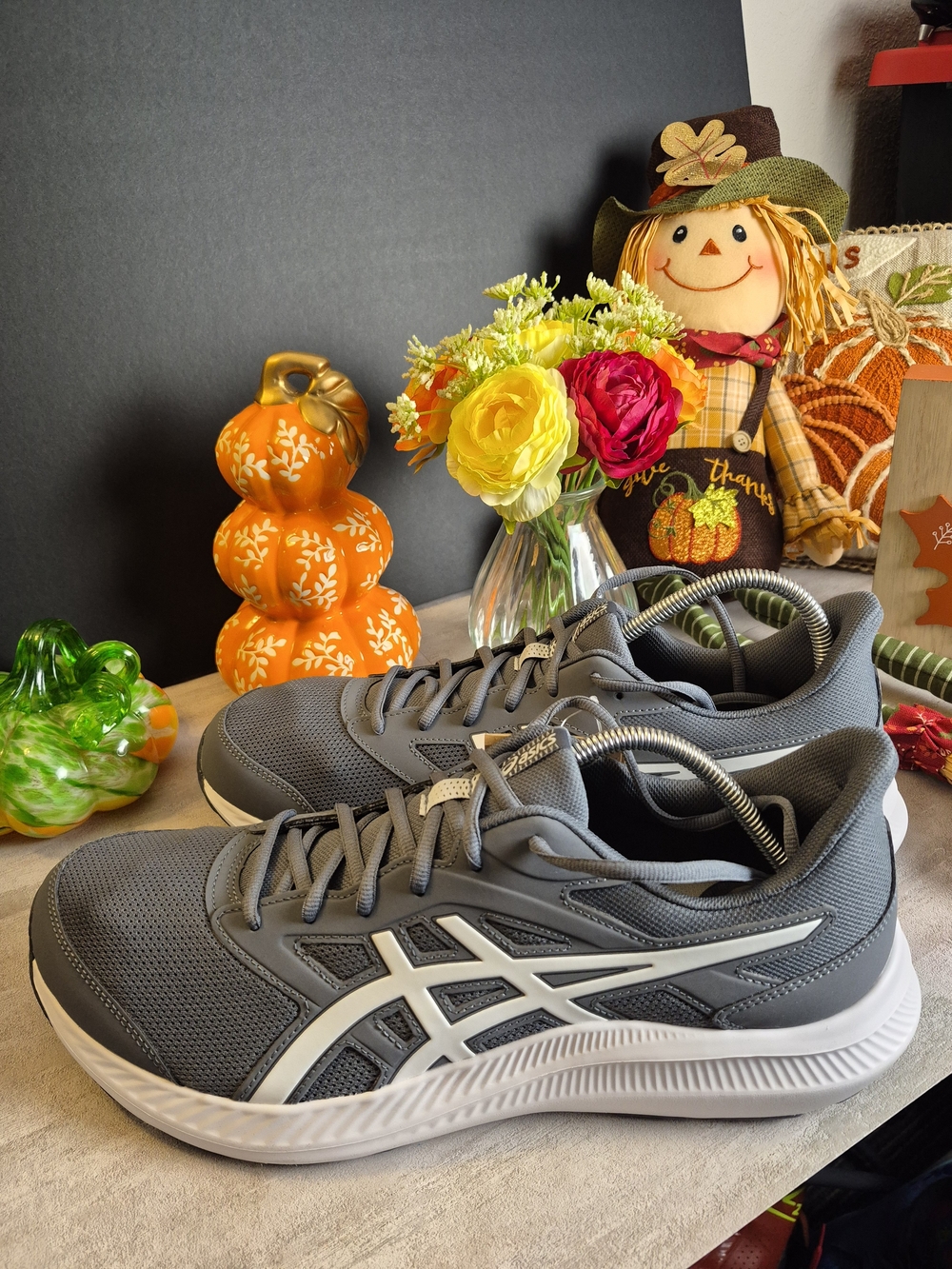 ASICS Men's Gray/White.New with Tags! Size 14